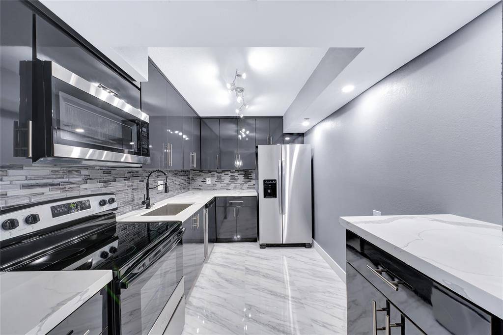 Pembroke Pines, FL 33026,1100 Saint Charles Pl #708