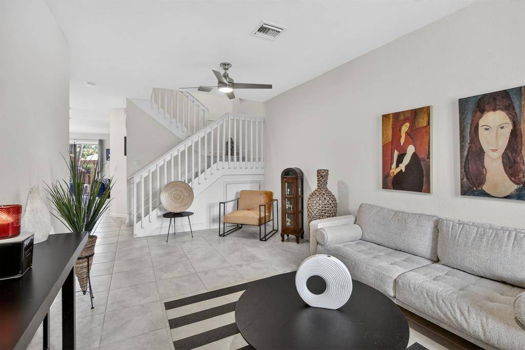 Davie, FL 33314,6585 N Anise Ct