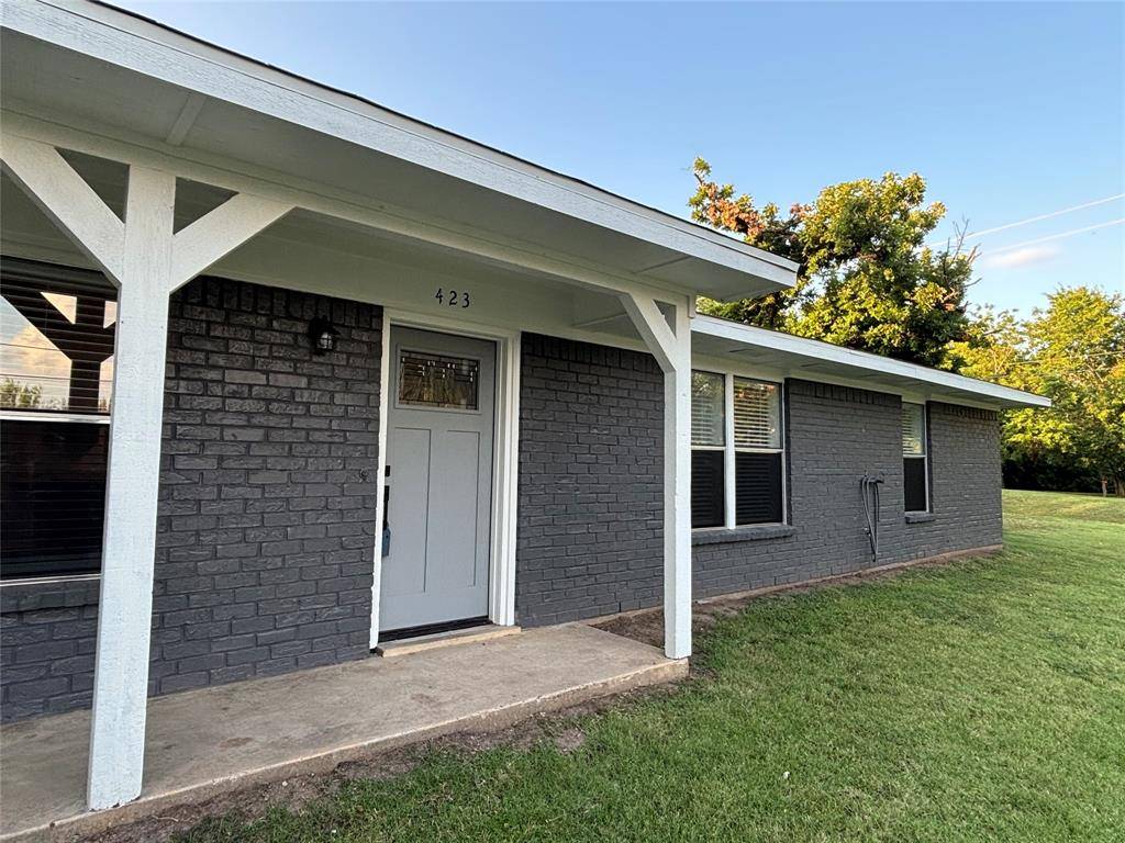 Bonham, TX 75418,423 E 5th Street