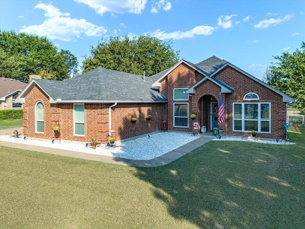 Waxahachie, TX 75165,122 Country Drive
