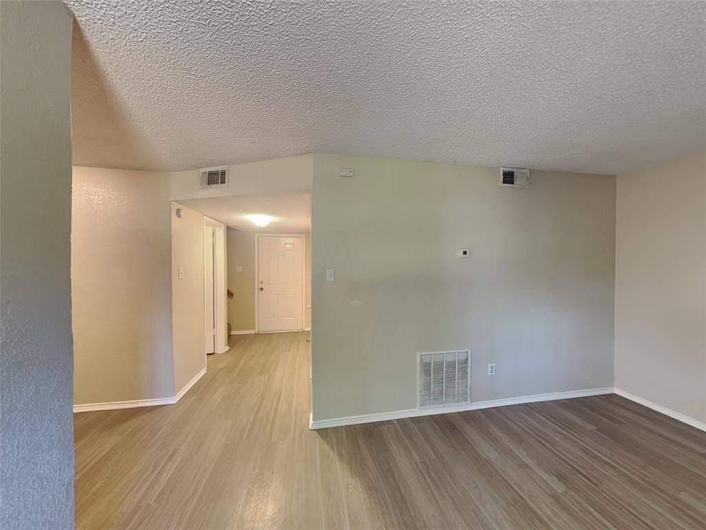 Burleson, TX 76028,852 Summercrest Boulevard #B