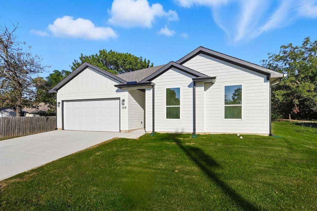 Whitesboro, TX 76273,106 Clark Street