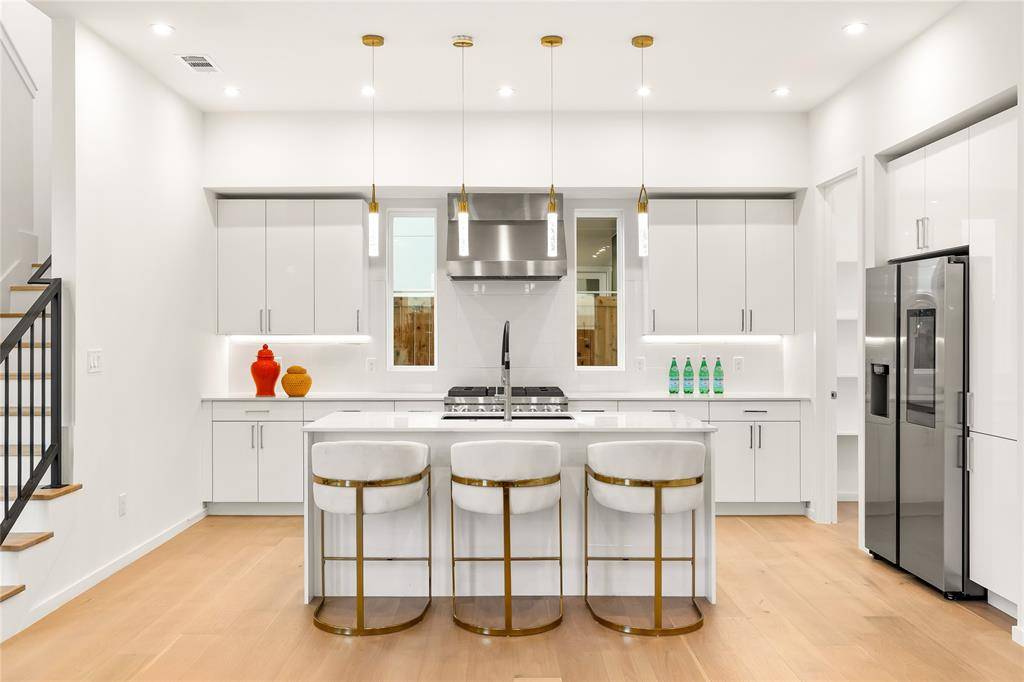 Dallas, TX 75212,825 Nomas Street