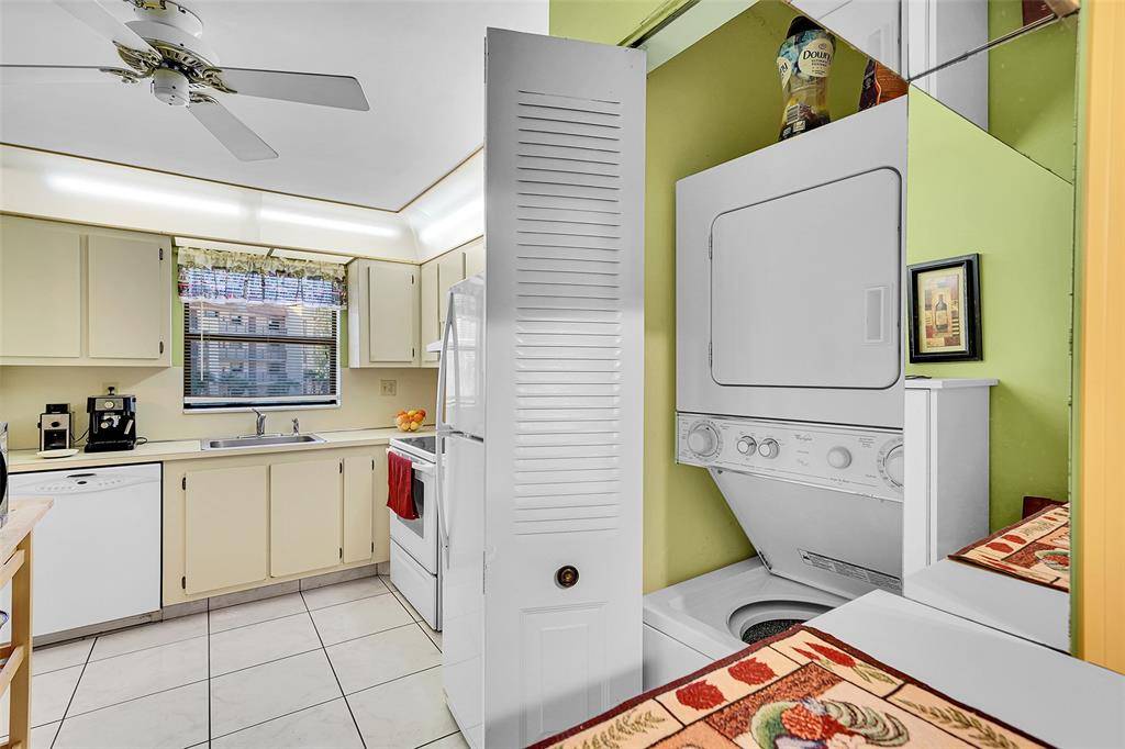 Sunrise, FL 33322,10123 Sunrise Lakes Blvd #206