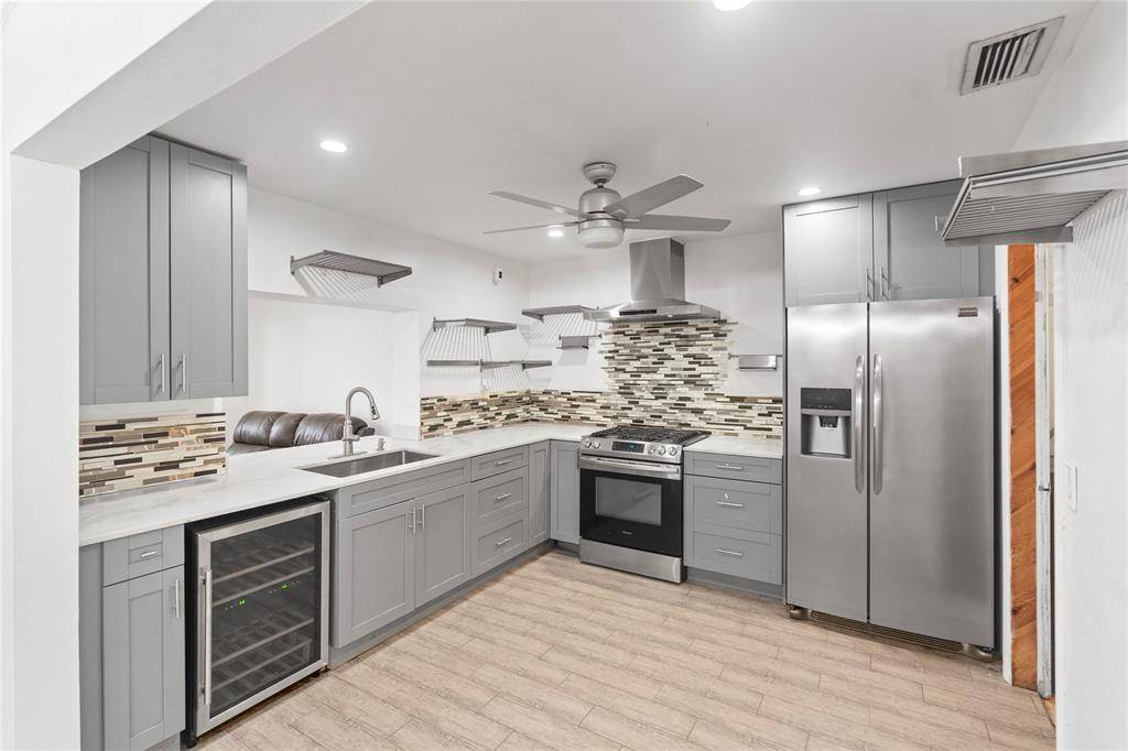 Pembroke Pines, FL 33024,9700 NW 10th St