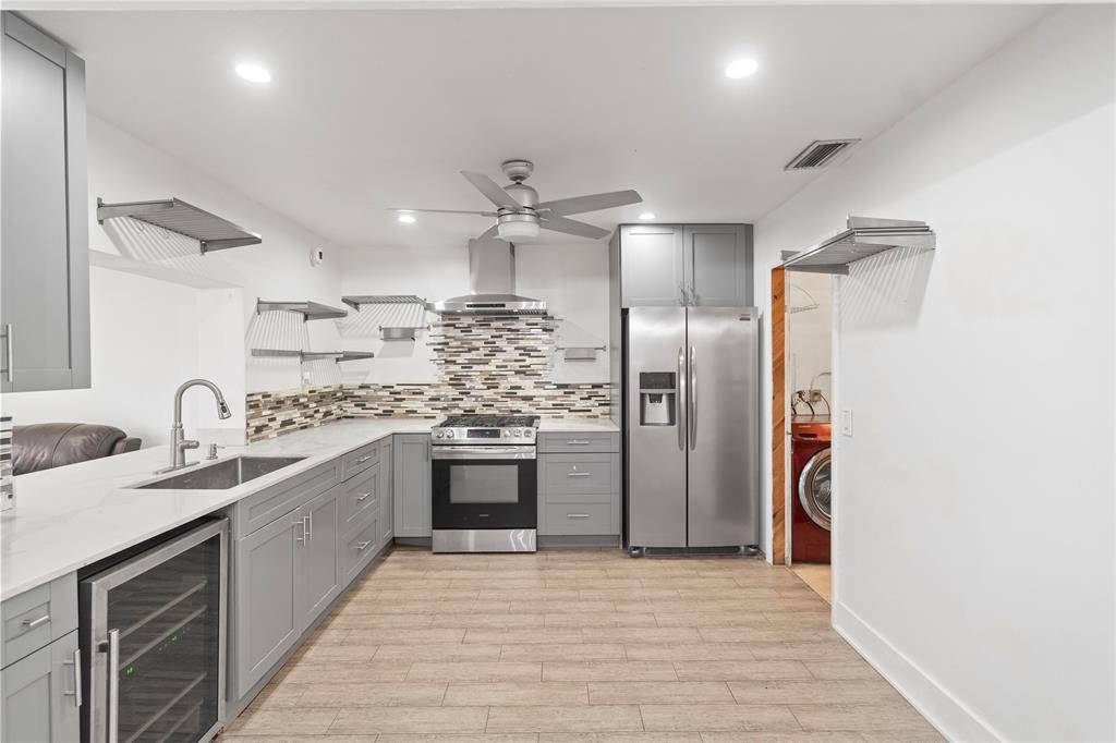 Pembroke Pines, FL 33024,9700 NW 10th St