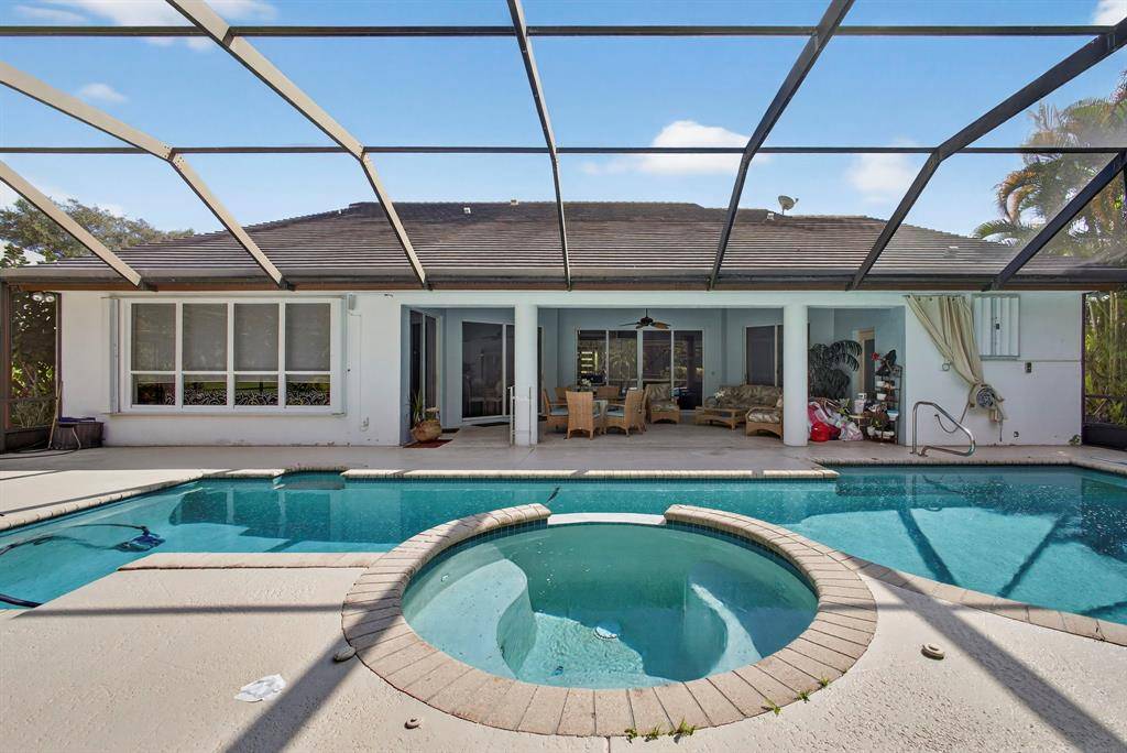 West Palm Beach, FL 33418,6403 Brandon St