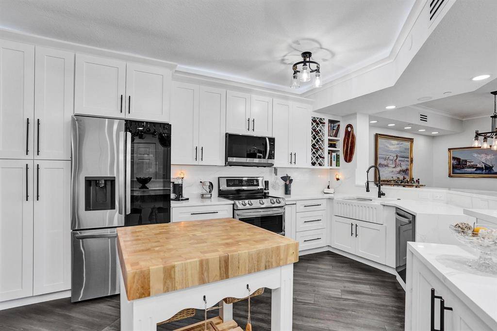 Tamarac, FL 33321,7755 Yardley Dr #209