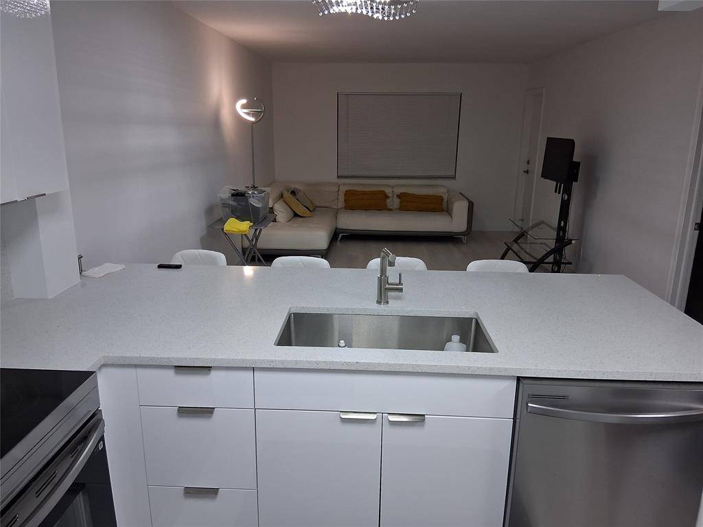 Hollywood, FL 33024,100 Berkley Rd #105