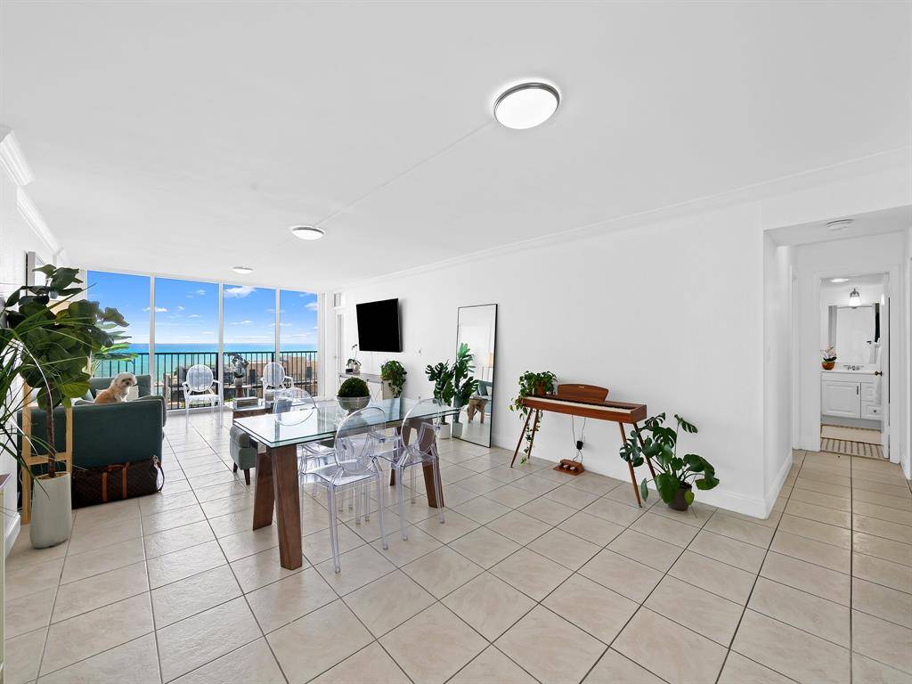 Hollywood, FL 33019,2101 S Ocean Dr #801