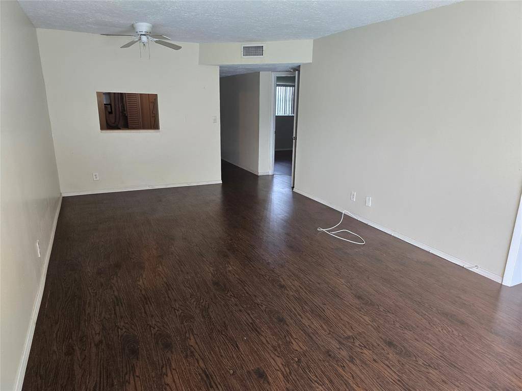 Tamarac, FL 33321,8000 Fairview Dr #205