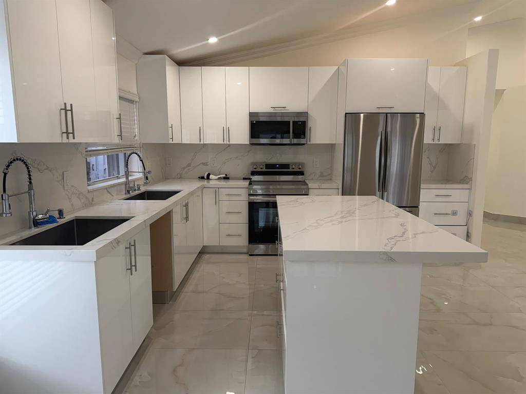 Hollywood, FL 33312,4966 SW 33rd Ter