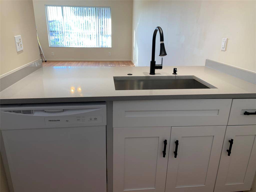 Coral Springs, FL 33071,10038 Twin Lakes Dr, #6K #10038