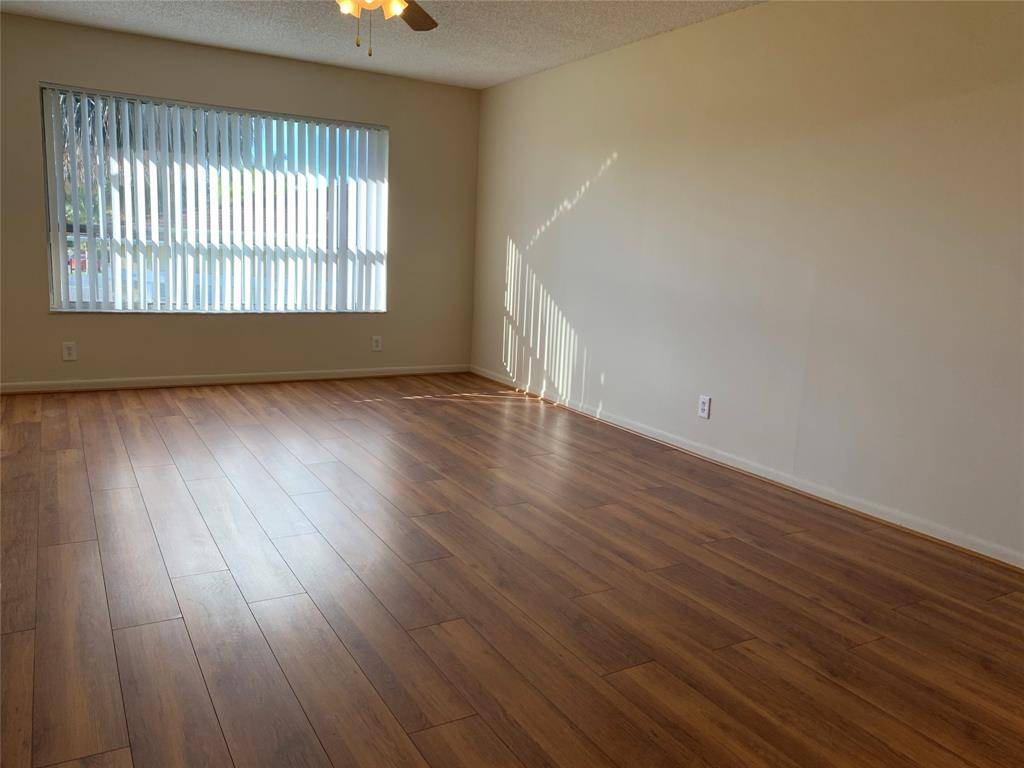 Coral Springs, FL 33071,10038 Twin Lakes Dr, #6K #10038