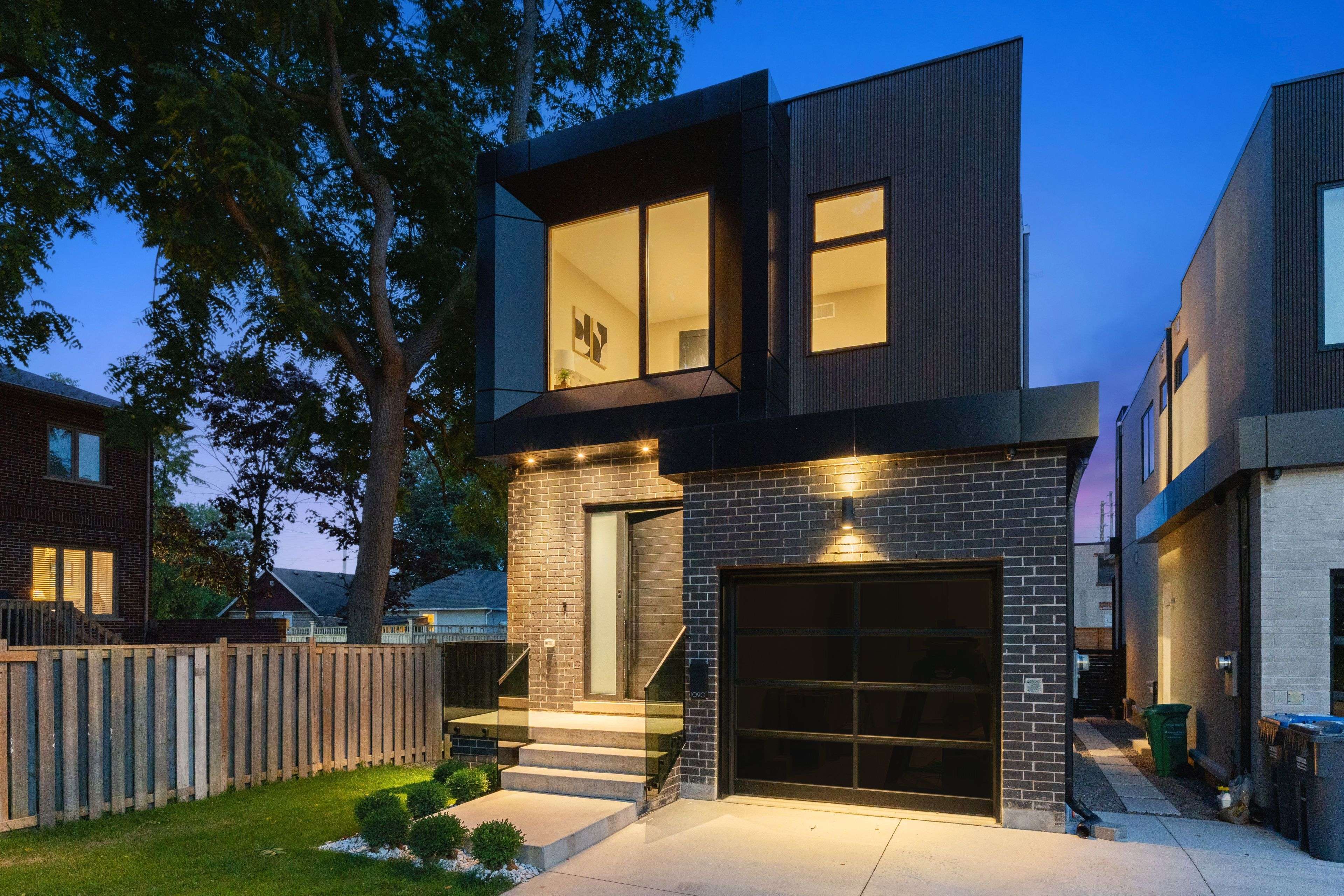 Mississauga, ON L5E 1H5,1090 Ella AVE