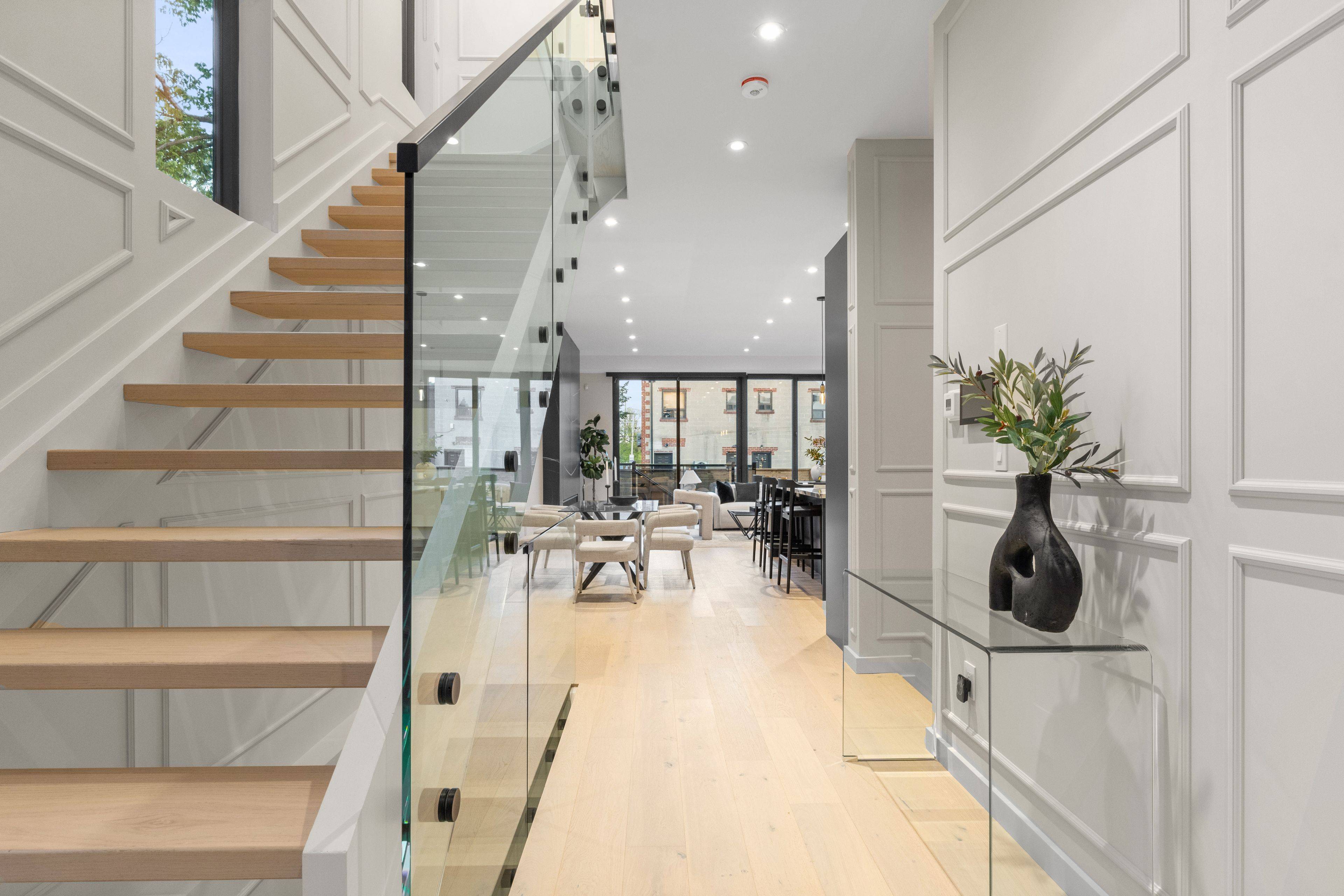 Mississauga, ON L5E 1H5,1090 Ella AVE