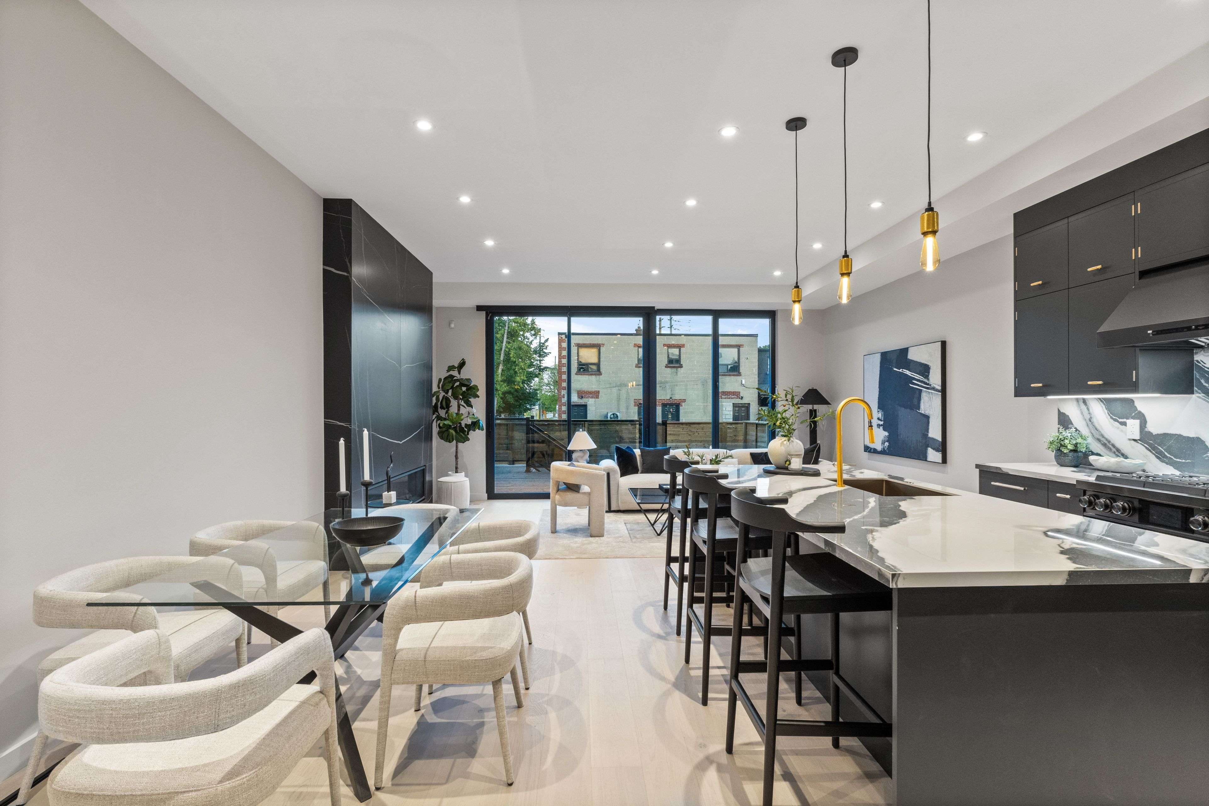 Mississauga, ON L5E 1H5,1090 Ella AVE