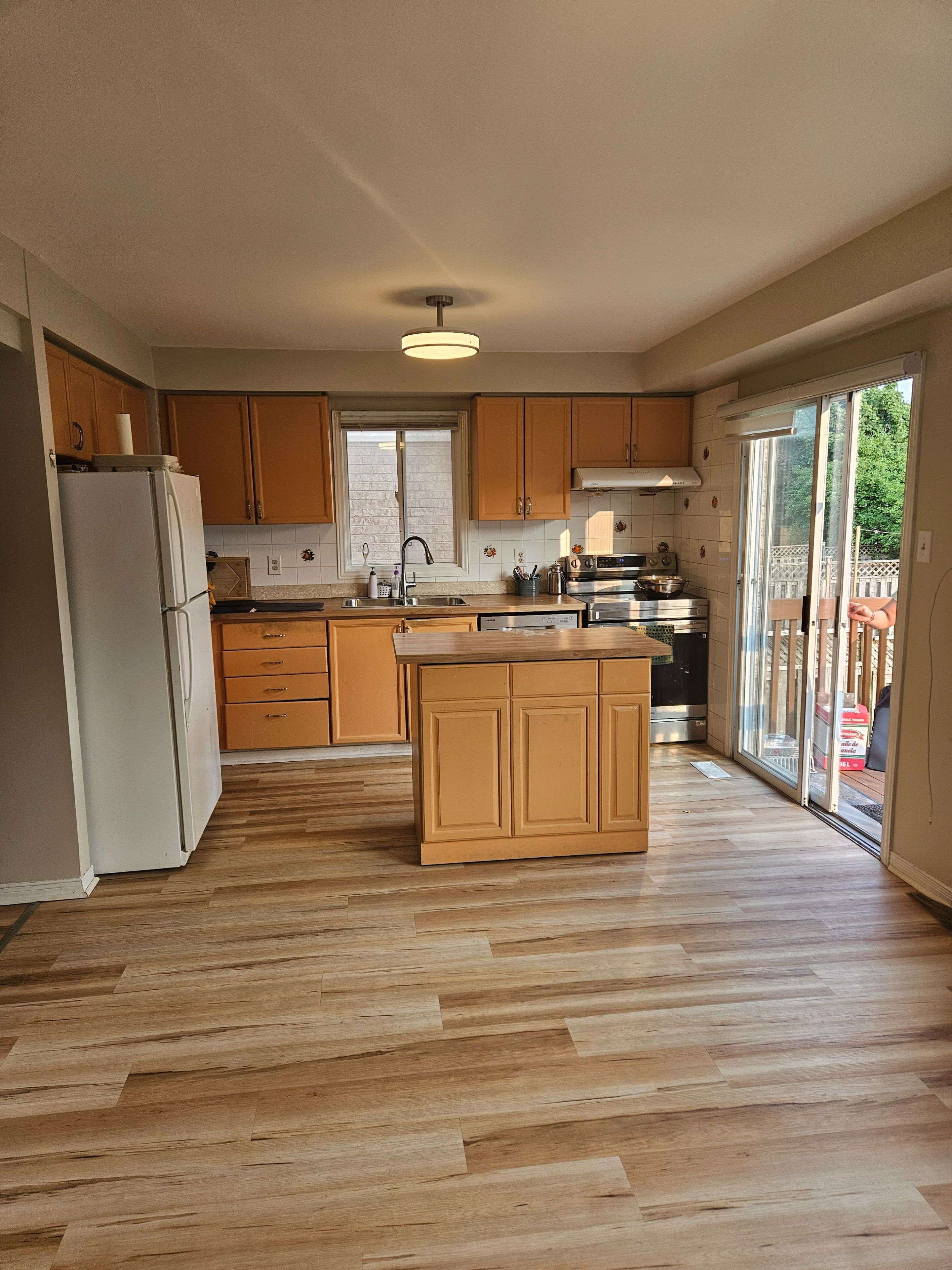 Brampton, ON L6Y 4S1,81 Beaconsfield AVE