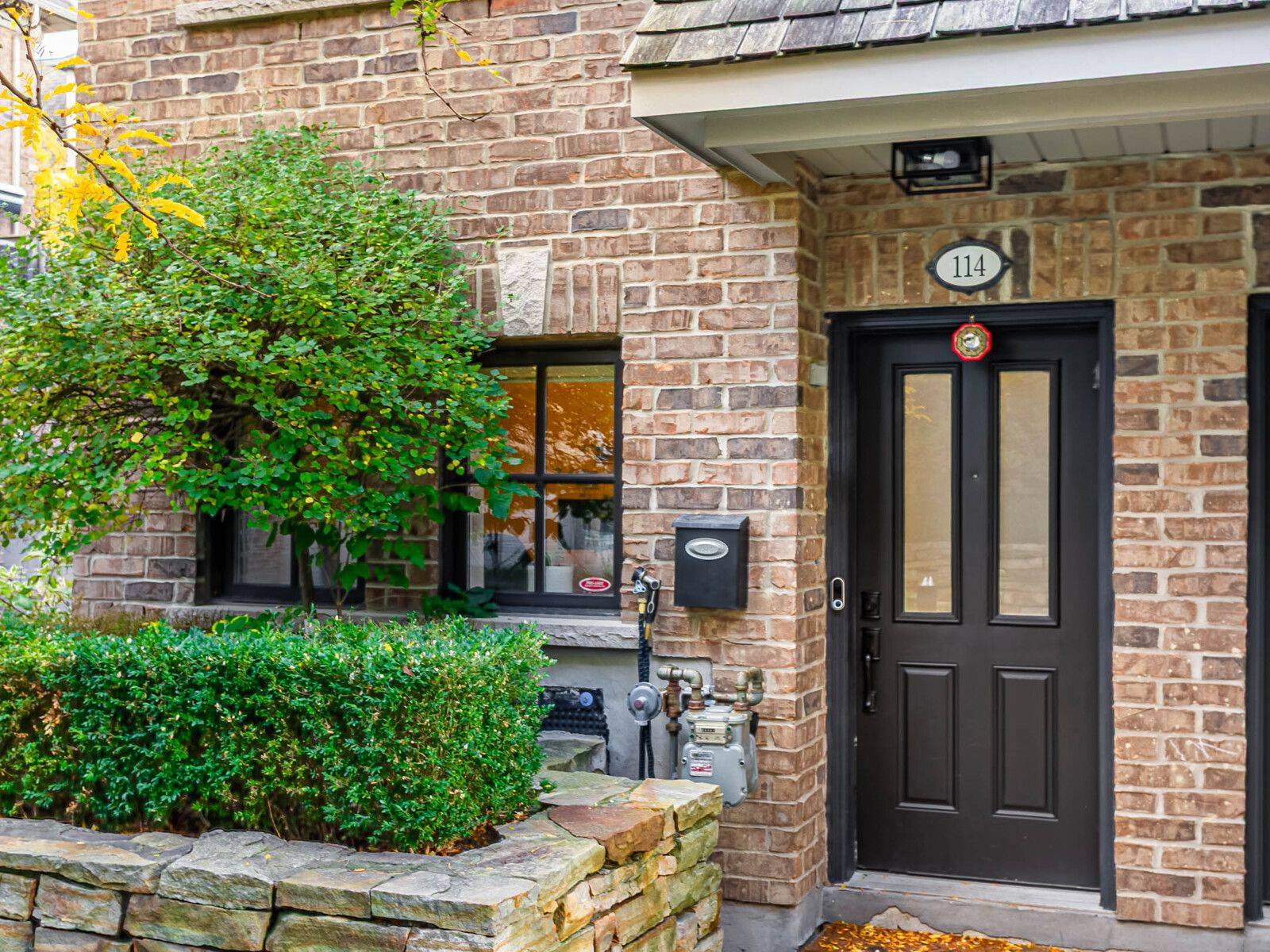 Mississauga, ON L4X 0A3,1812 Burnhamthorpe RD E #114