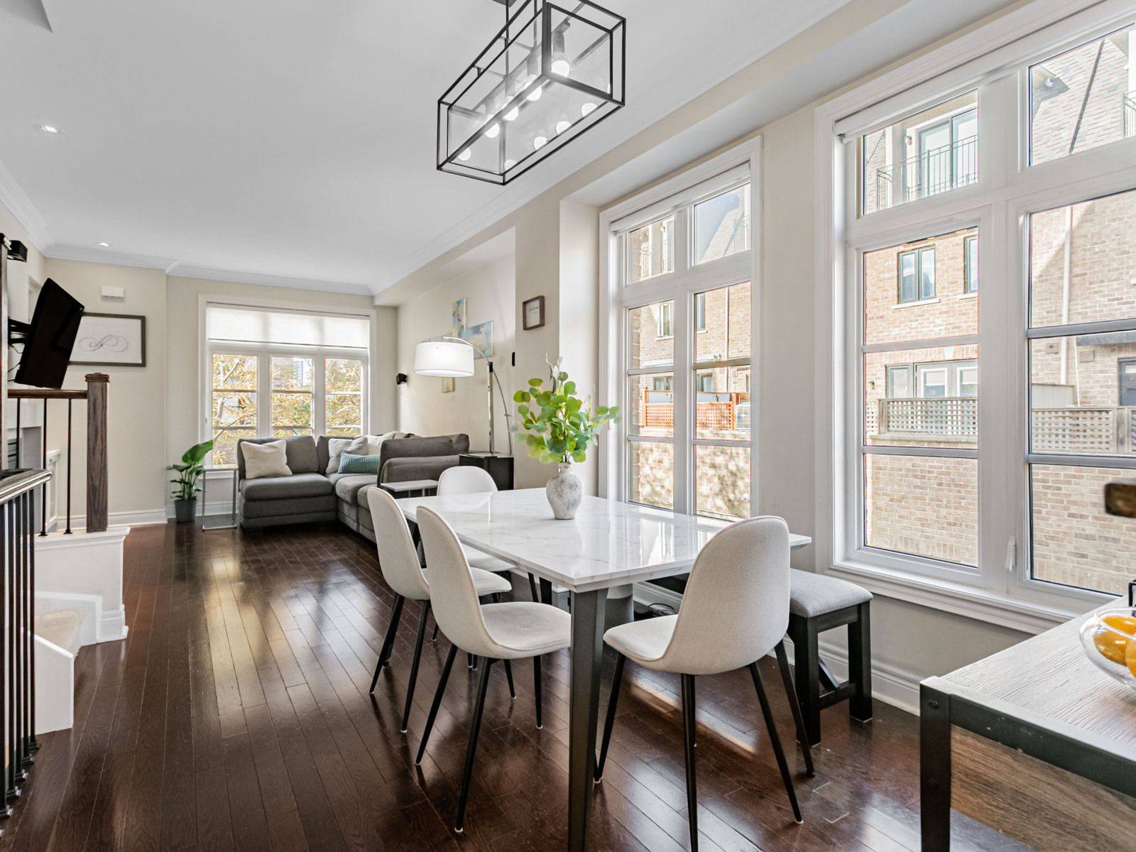 Mississauga, ON L4X 0A3,1812 Burnhamthorpe RD E #114