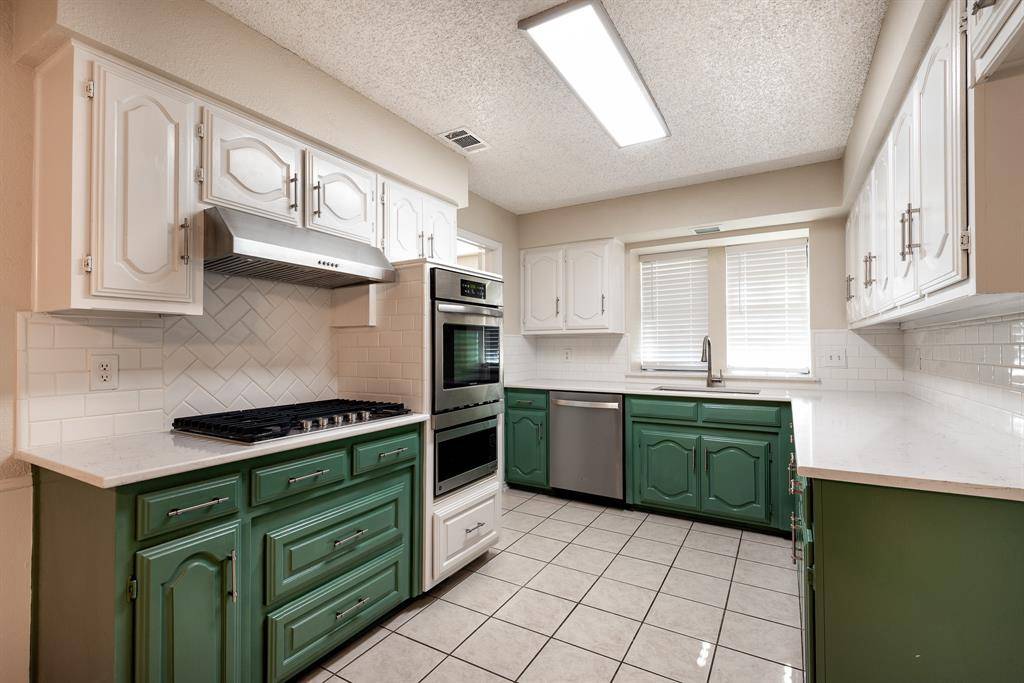 Desoto, TX 75115,525 Danny Drive