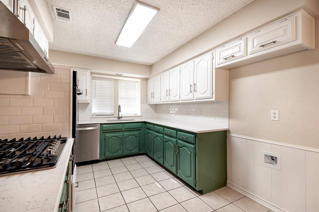 Desoto, TX 75115,525 Danny Drive