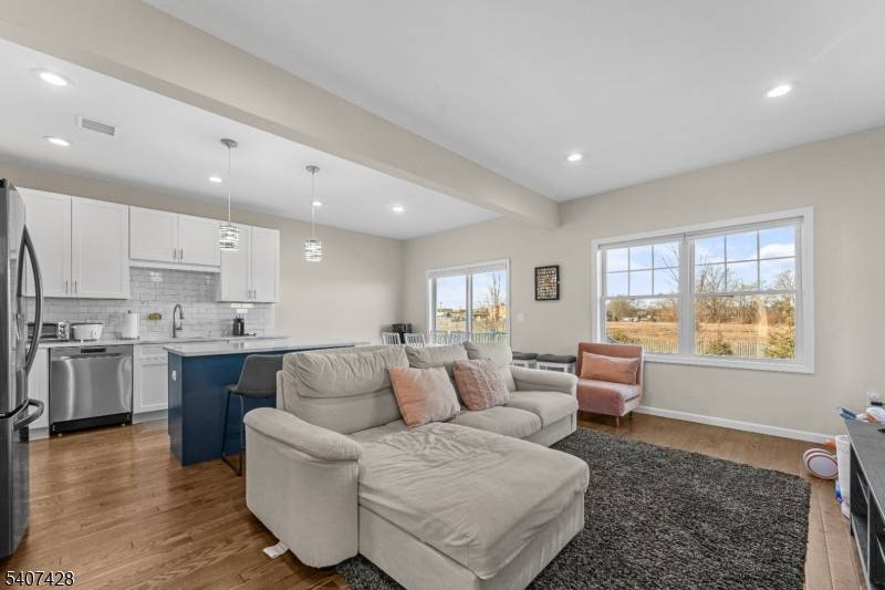 Manville Boro, NJ 08835,76 Valerie Dr