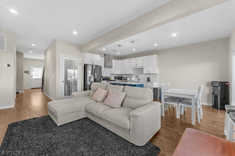 Manville Boro, NJ 08835,76 Valerie Dr