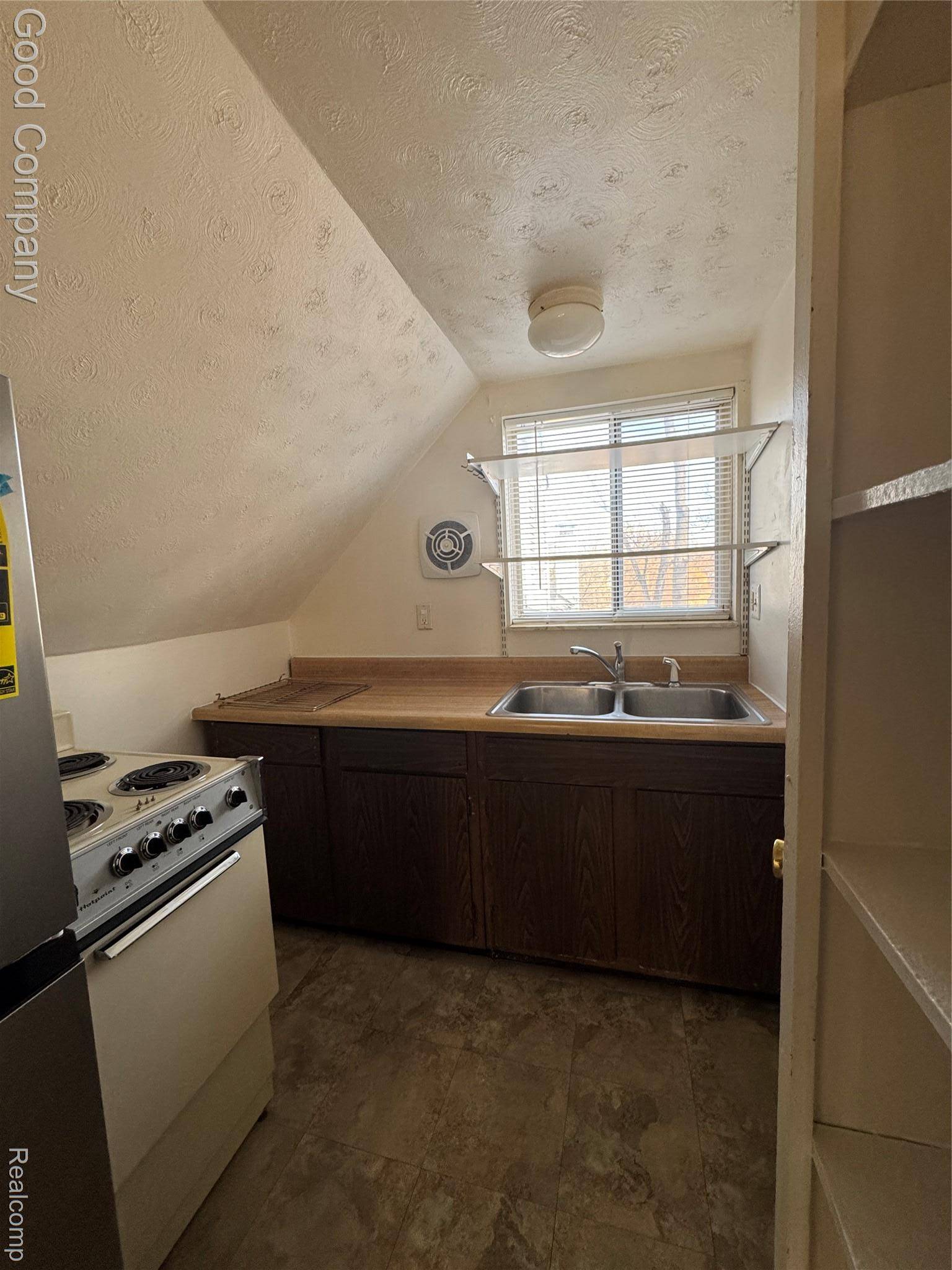 Waterford, MI 48327,5695 Pontiac Lake Rd #2