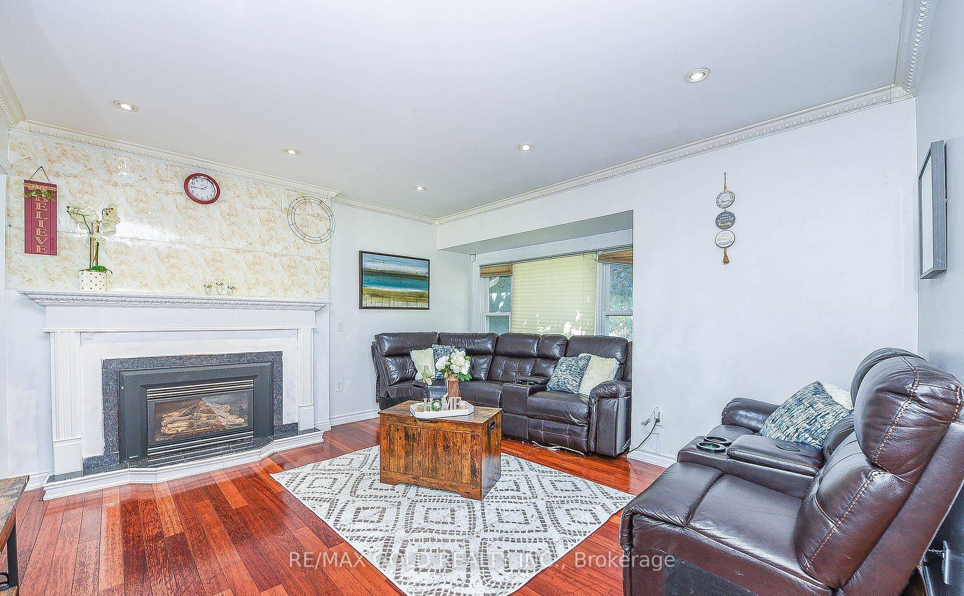 Mississauga, ON L4T 1C3,13 Foster RD