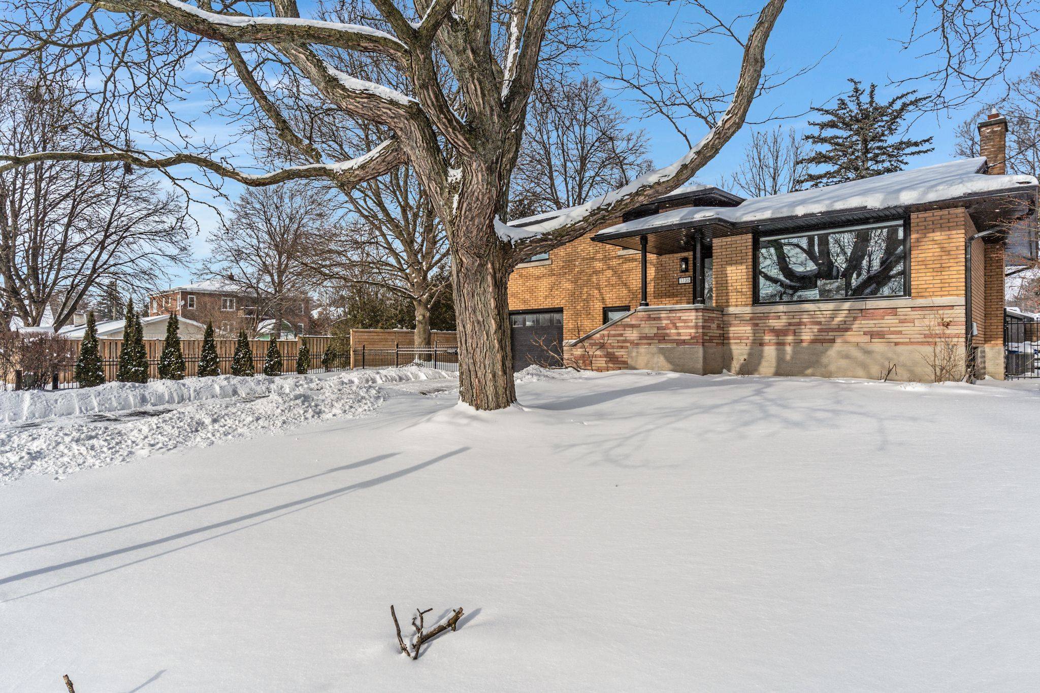 Cambridge, ON N3H 3M3,1735 QUEENSTON RD