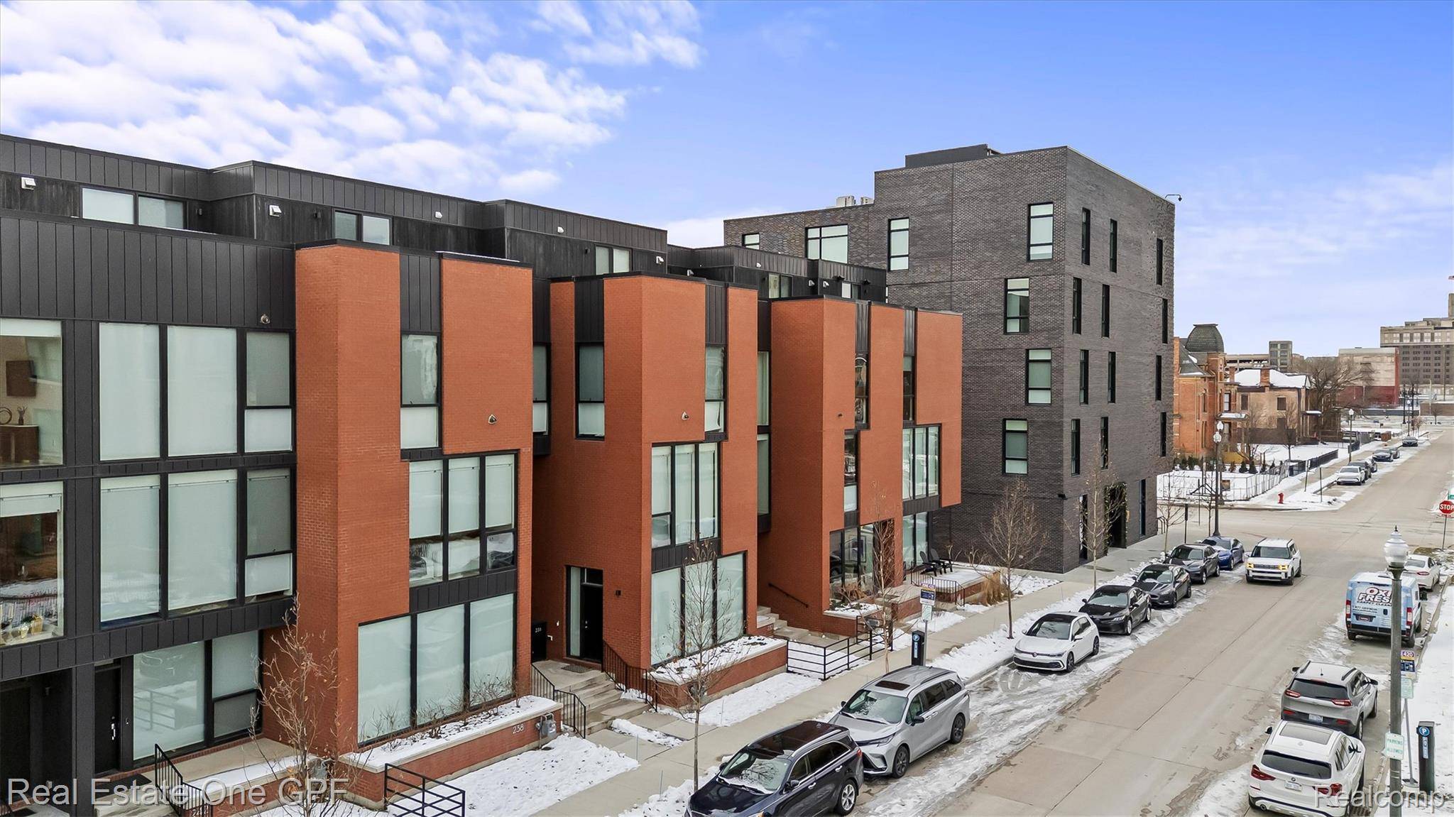 Detroit, MI 48201,228 Edmund PL #2