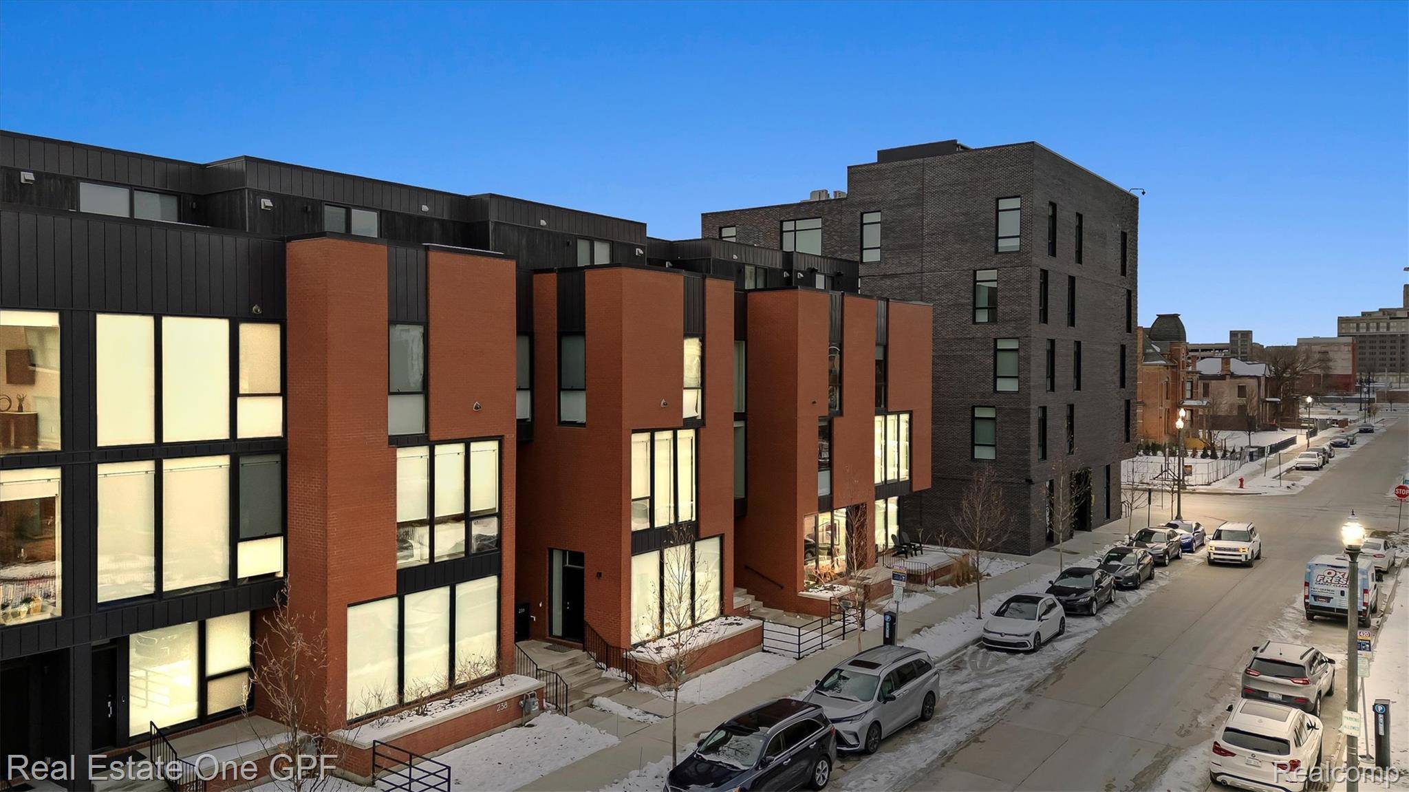 Detroit, MI 48201,228 Edmund PL #2