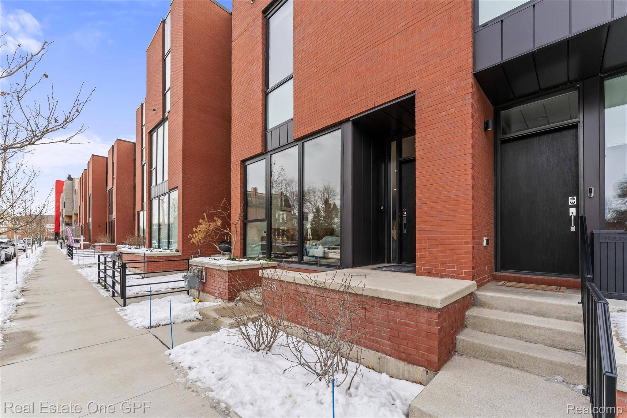 Detroit, MI 48201,228 Edmund PL #2