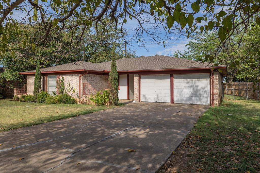 Cleburne, TX 76033,504 S Colonial Drive