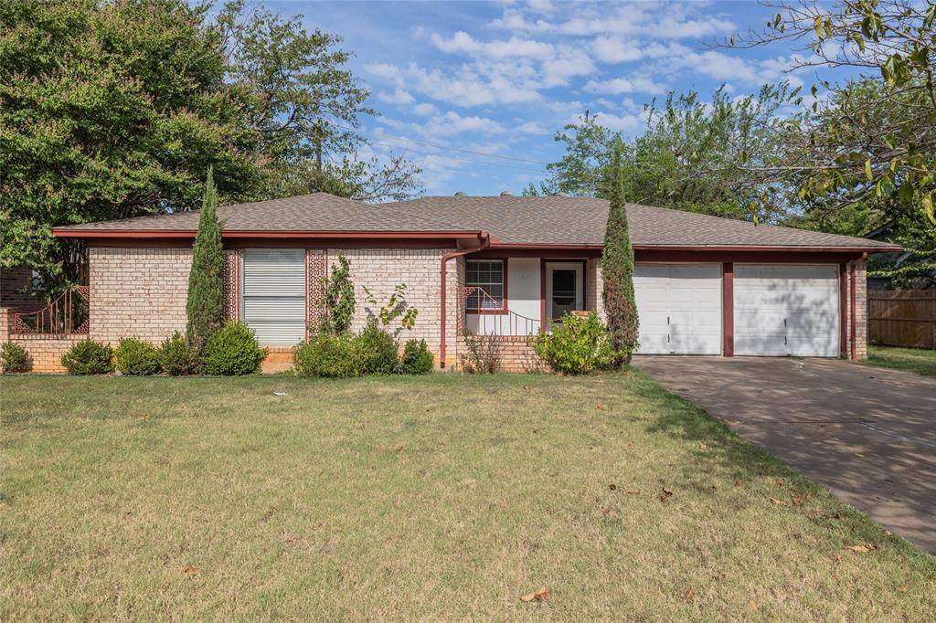 Cleburne, TX 76033,504 S Colonial Drive