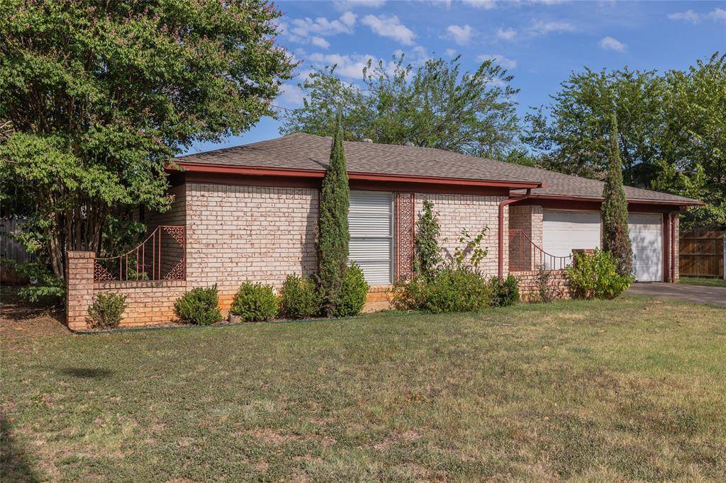 Cleburne, TX 76033,504 S Colonial Drive
