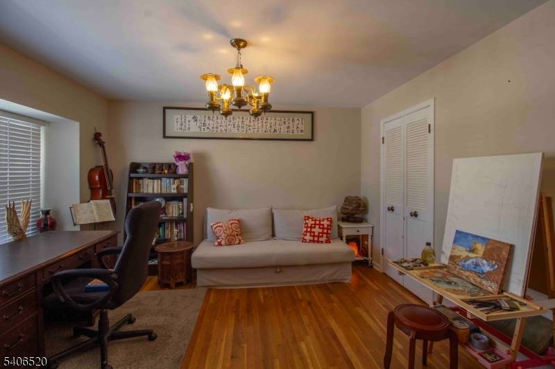 Mendham Boro, NJ 07945,14 Pembroke Dr