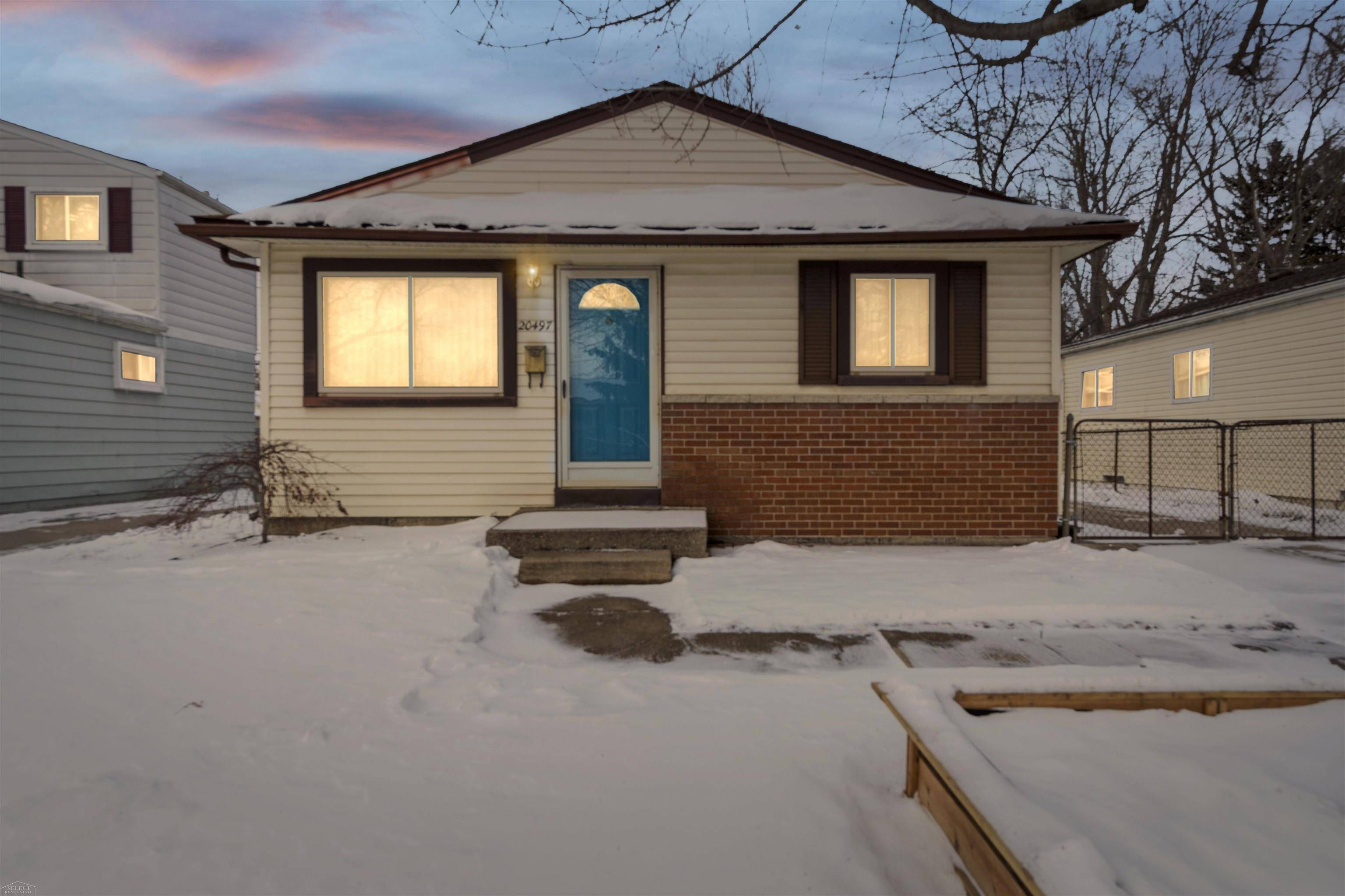 Clinton Township, MI 48035,20497 Woodward ST