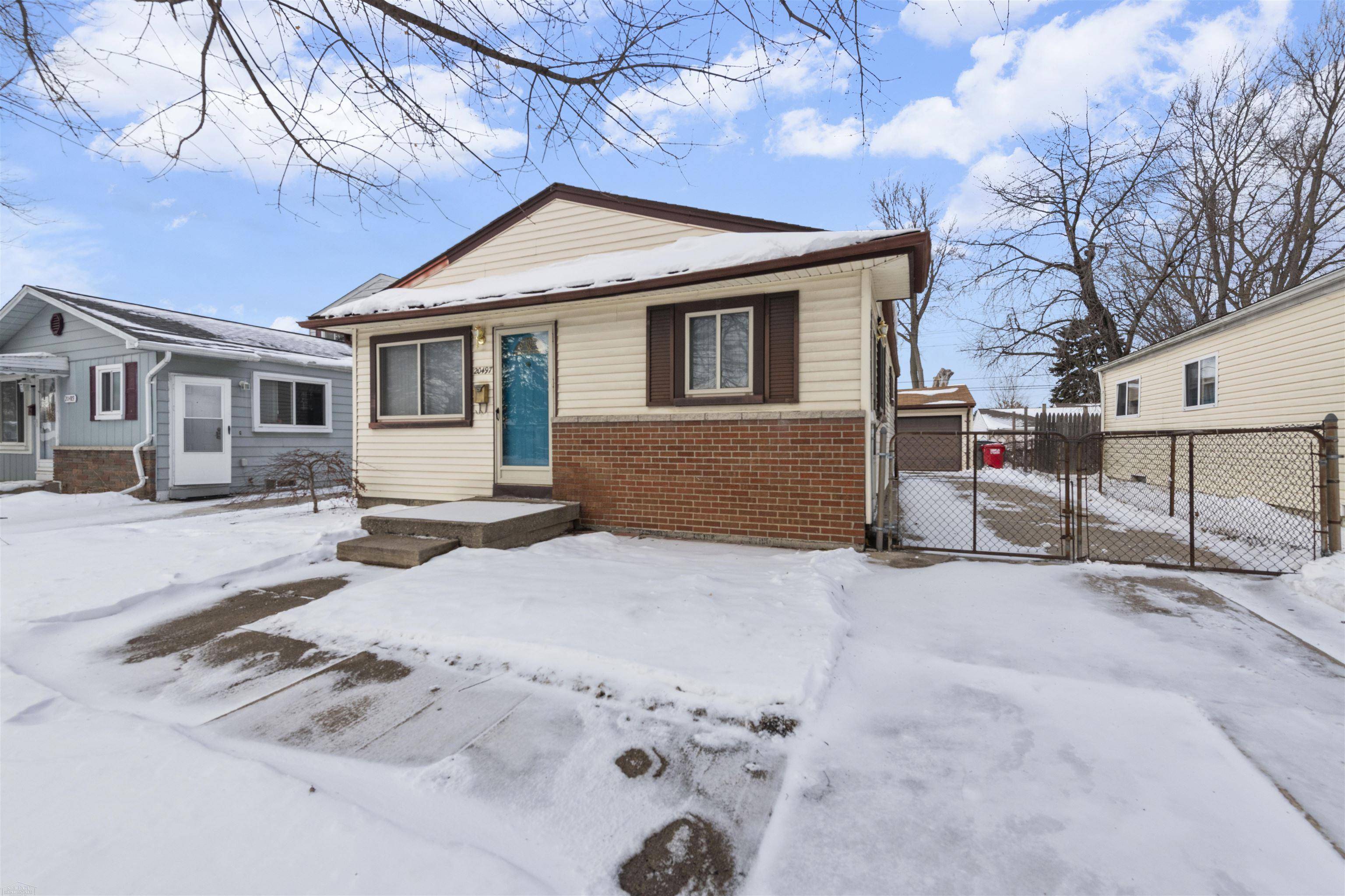 Clinton Township, MI 48035,20497 Woodward ST