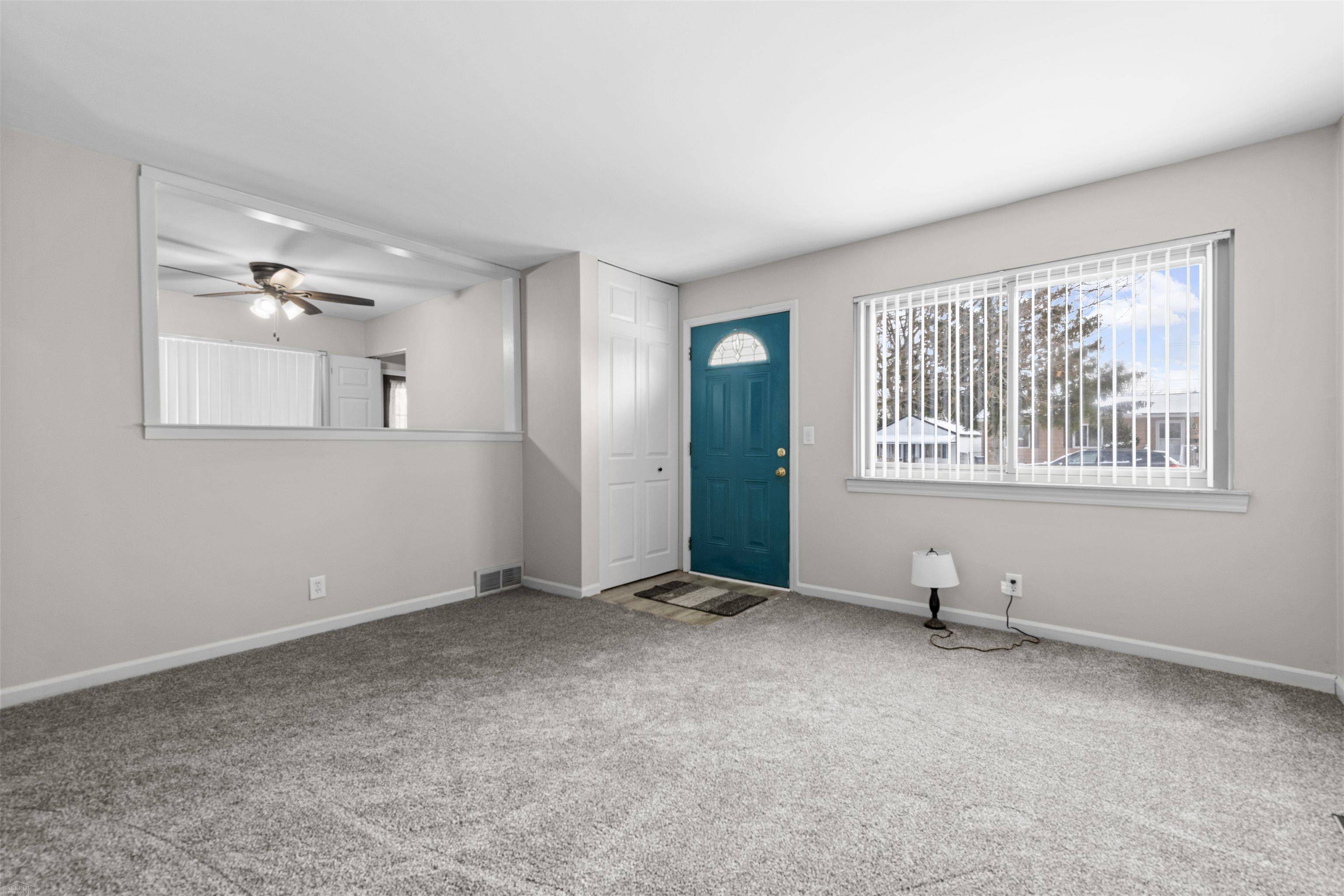 Clinton Township, MI 48035,20497 Woodward ST