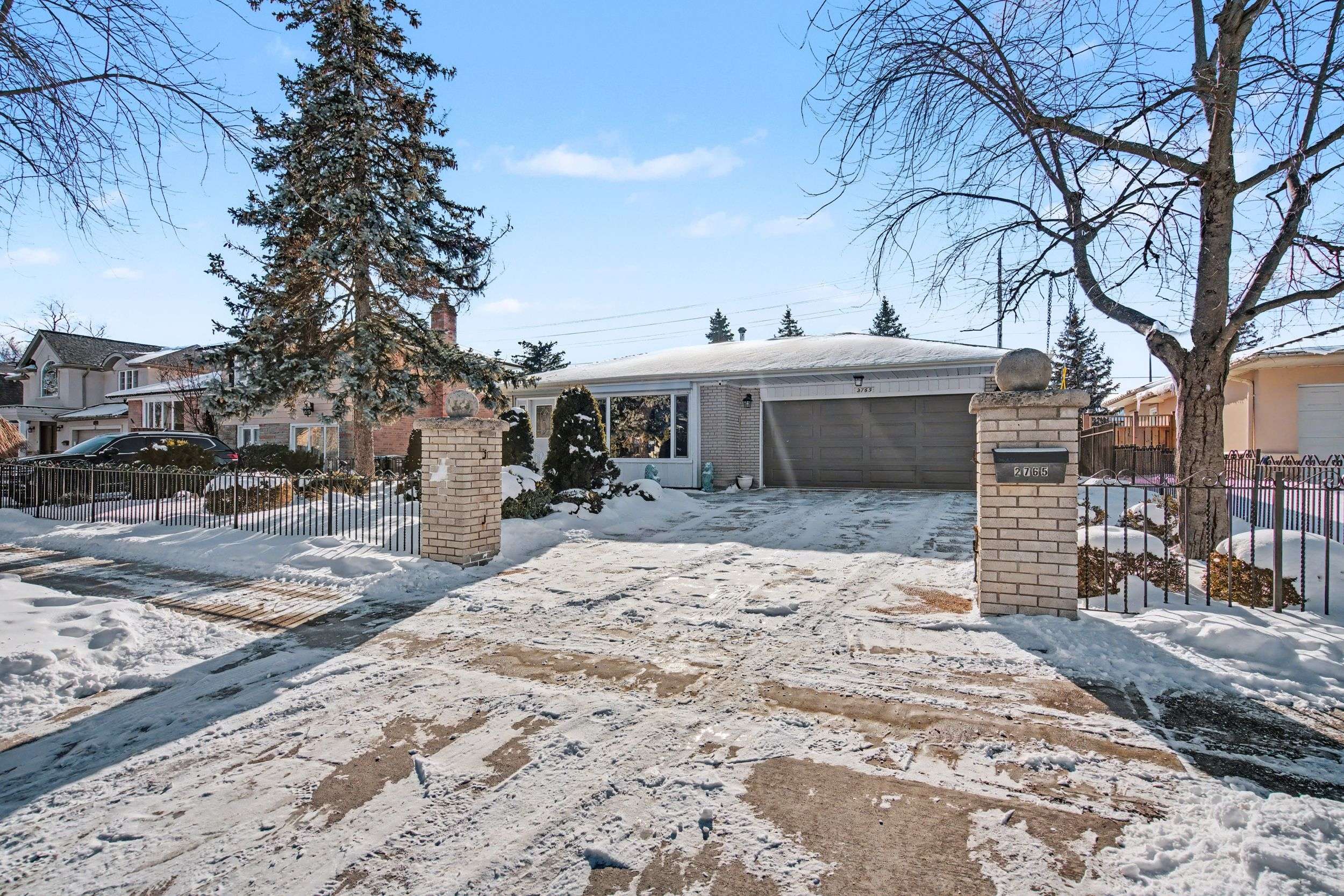 Mississauga, ON L5J 1X8,2765 Bushland CRES