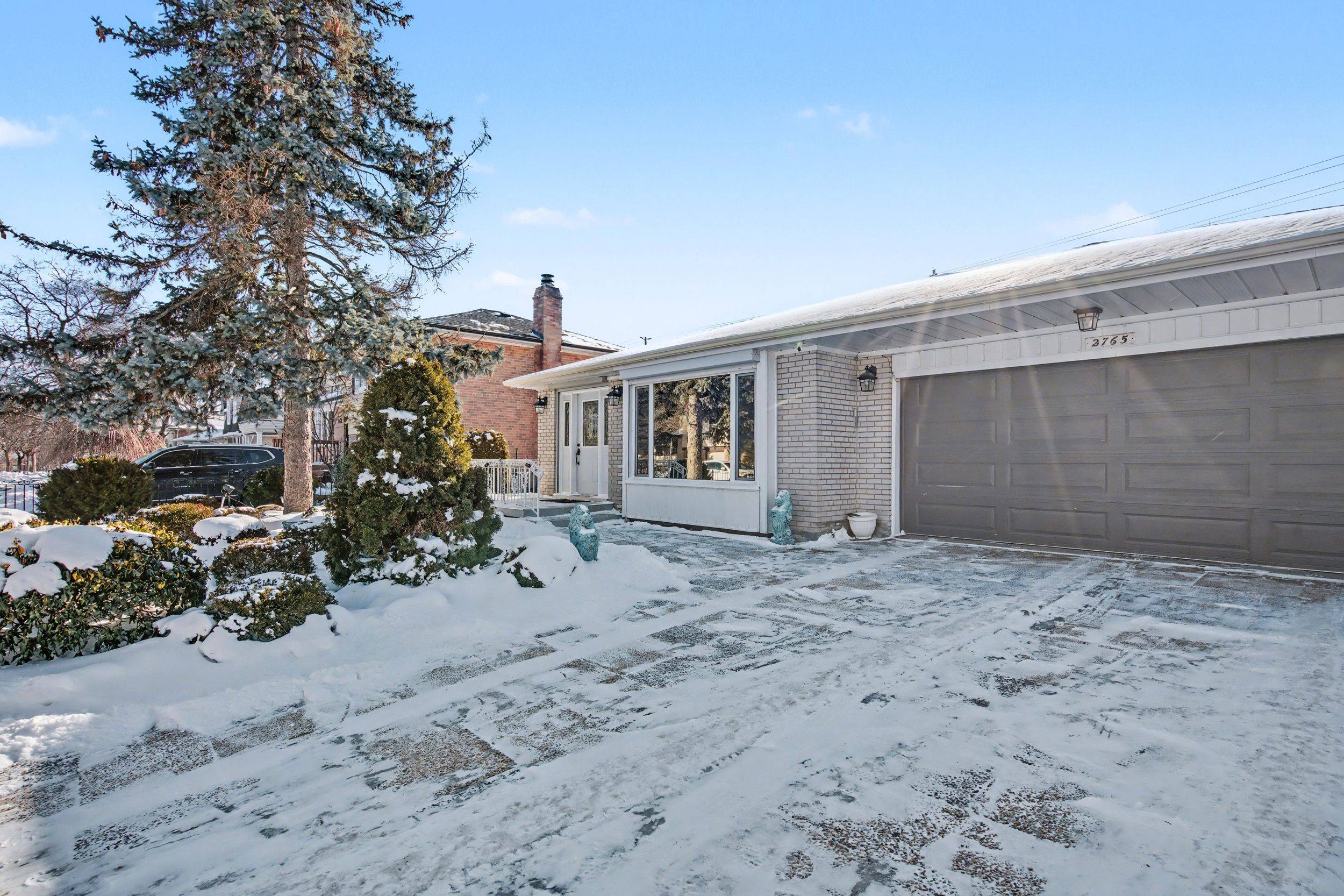 Mississauga, ON L5J 1X8,2765 Bushland CRES