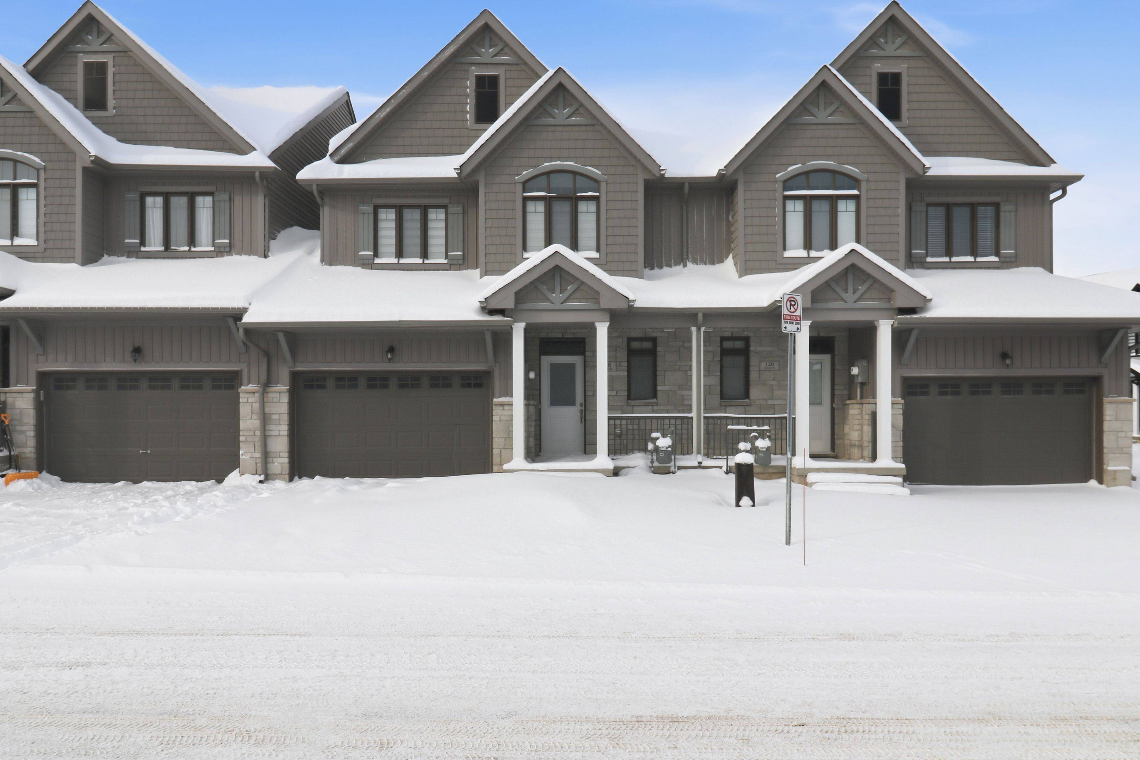 Blue Mountains, ON N0H 1J0,118 Jewel St ST