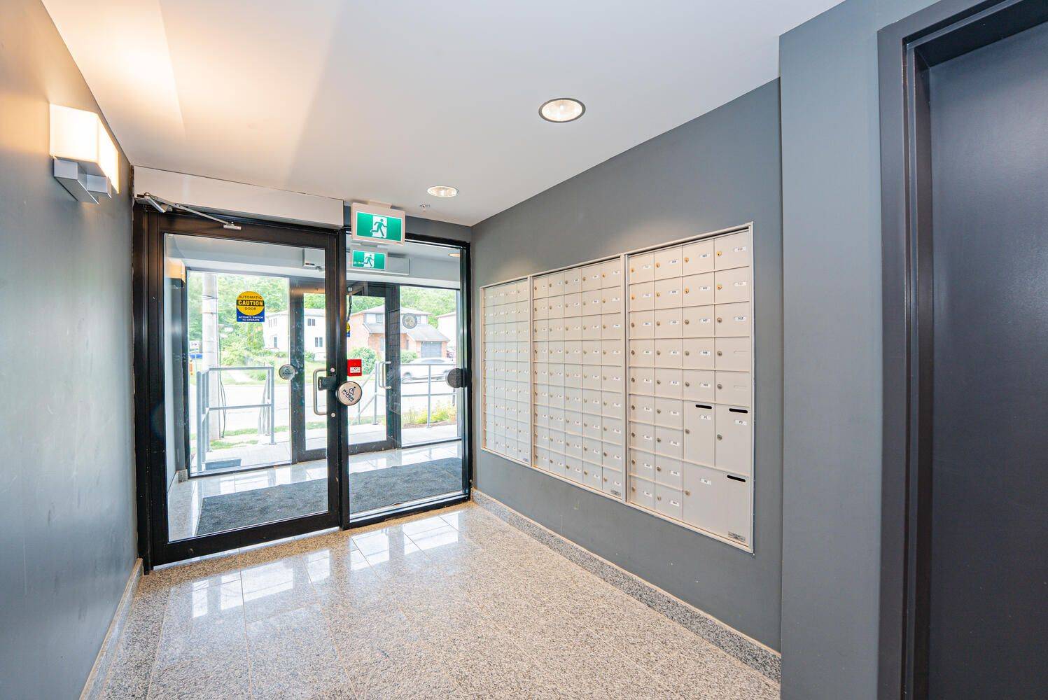 Kitchener, ON N2E 0J7,595 Strasburg RD #511