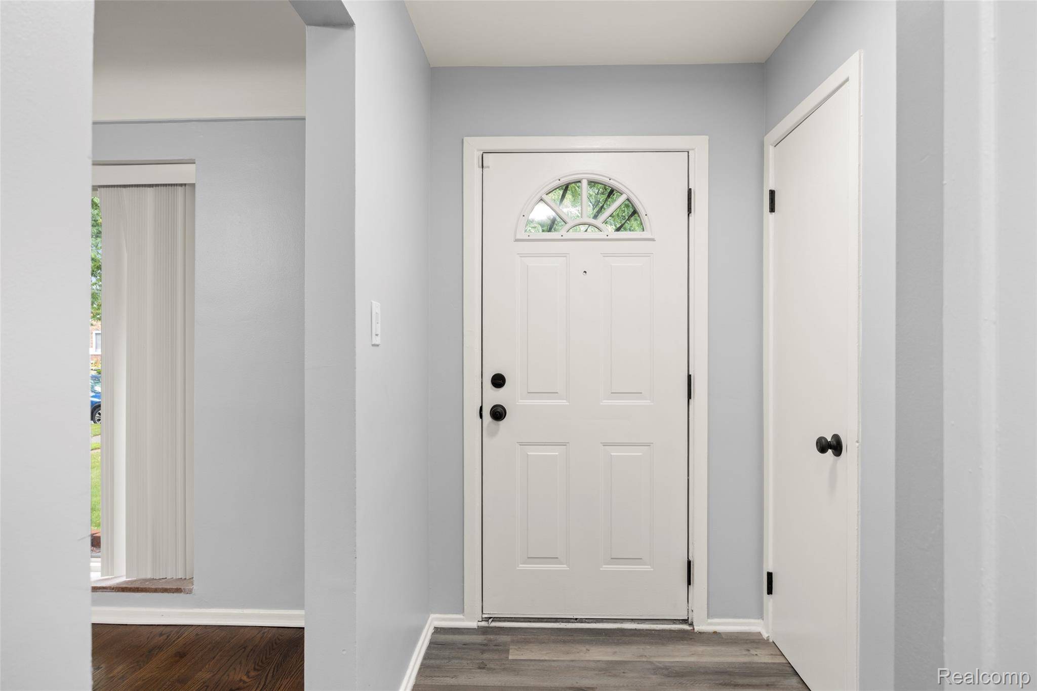 Oak Park, MI 48237,24270 Scotia RD