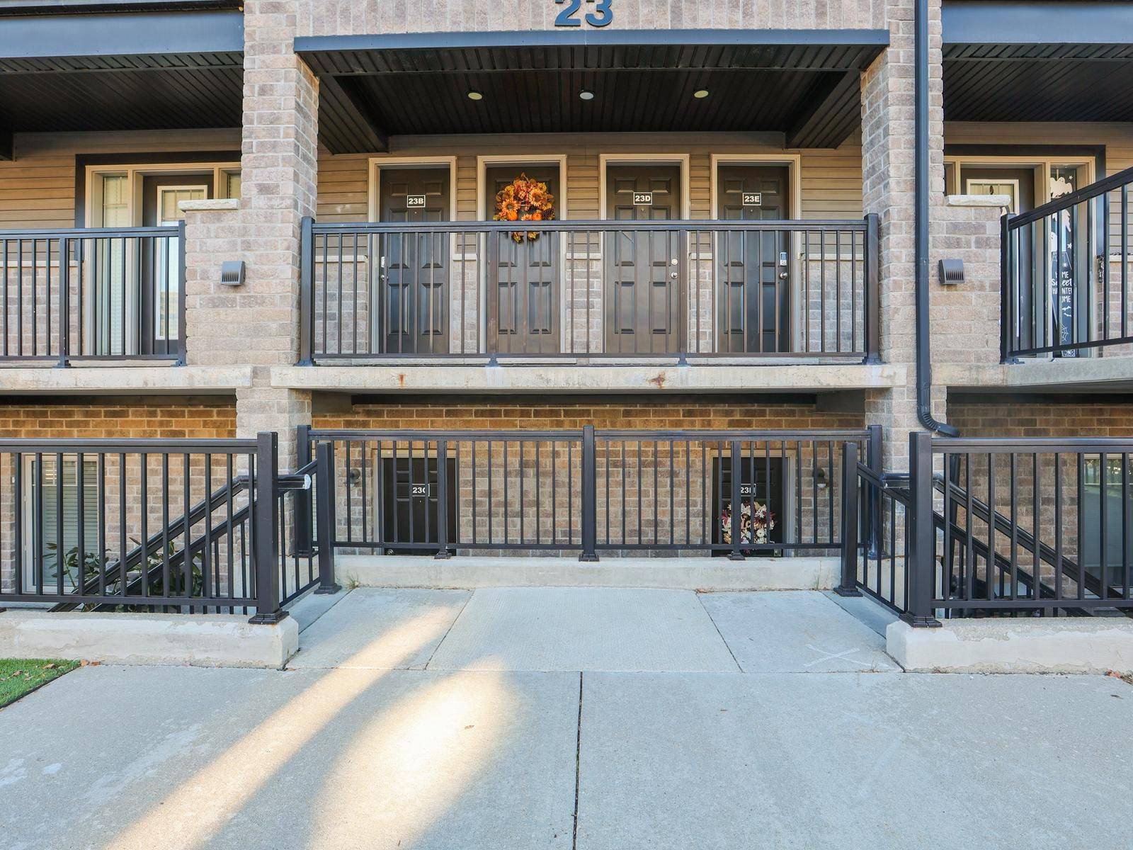 Kitchener, ON N2E 0G7,1989 Ottawa ST S #23G