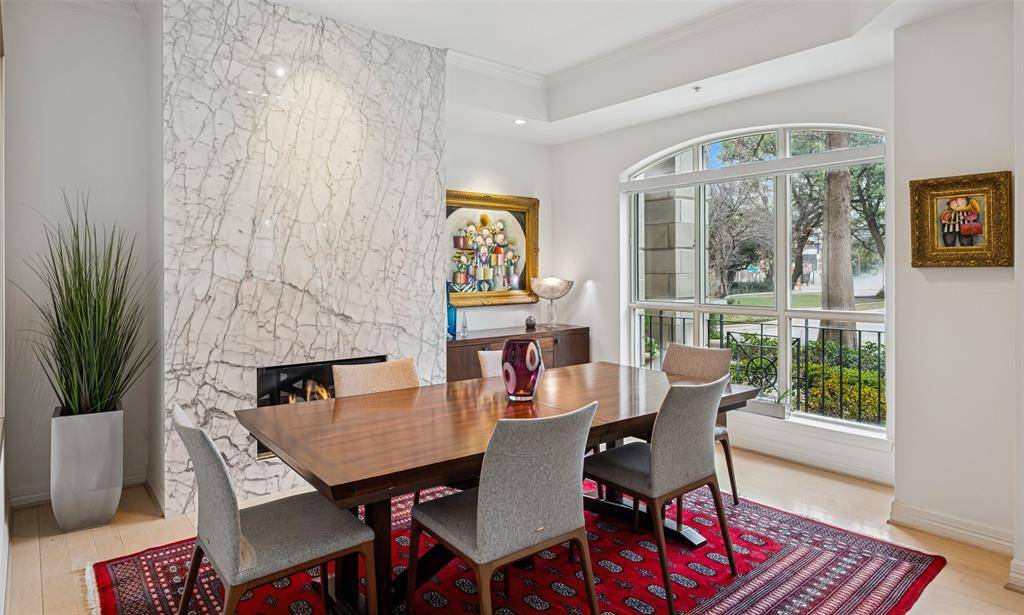 Dallas, TX 75219,3401 Lee Parkway #105