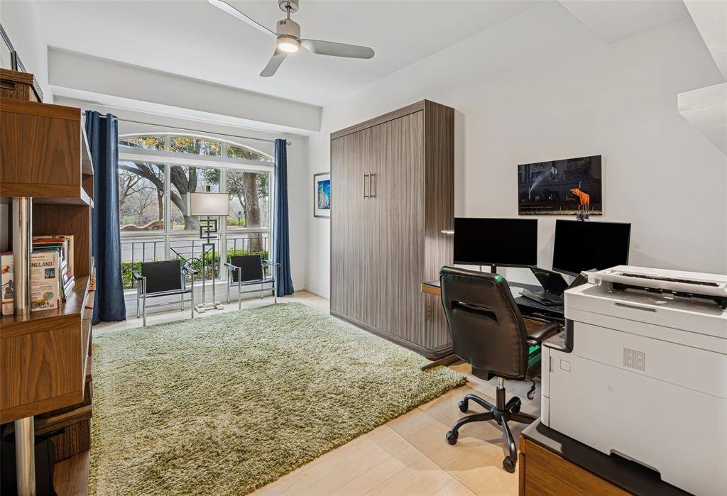 Dallas, TX 75219,3401 Lee Parkway #105