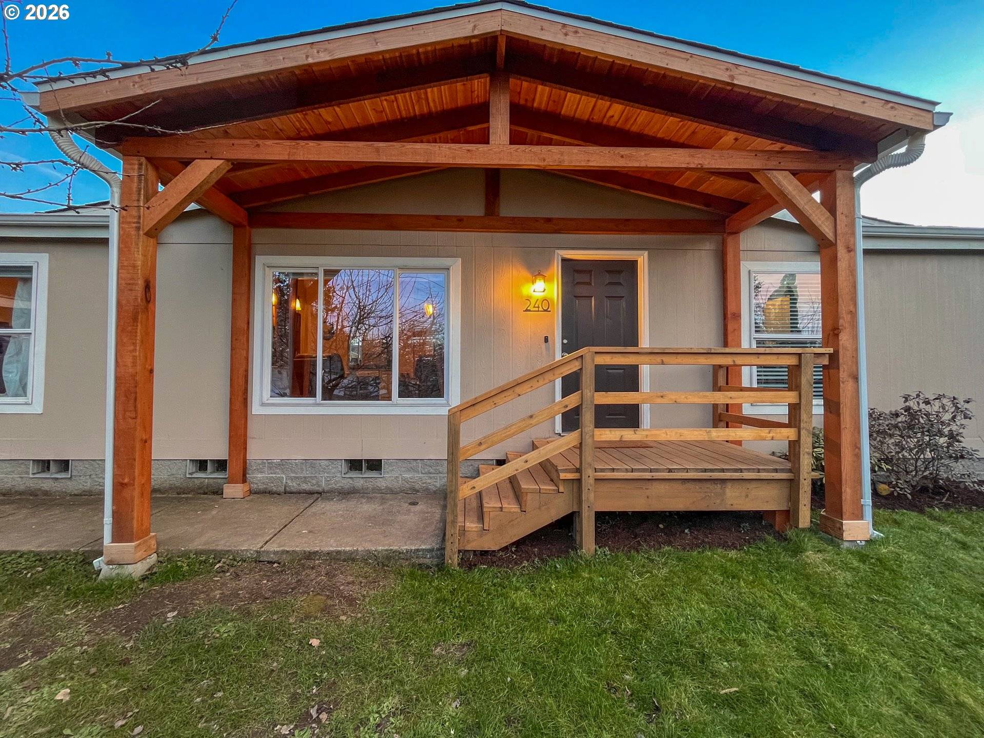 Carlton, OR 97111,240 W JEFFERSON ST